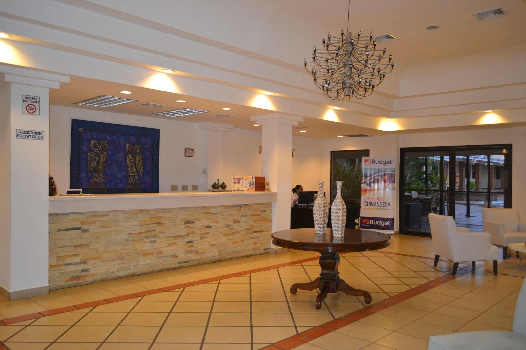 Farallones Hotel チナンデガ エクステリア 写真