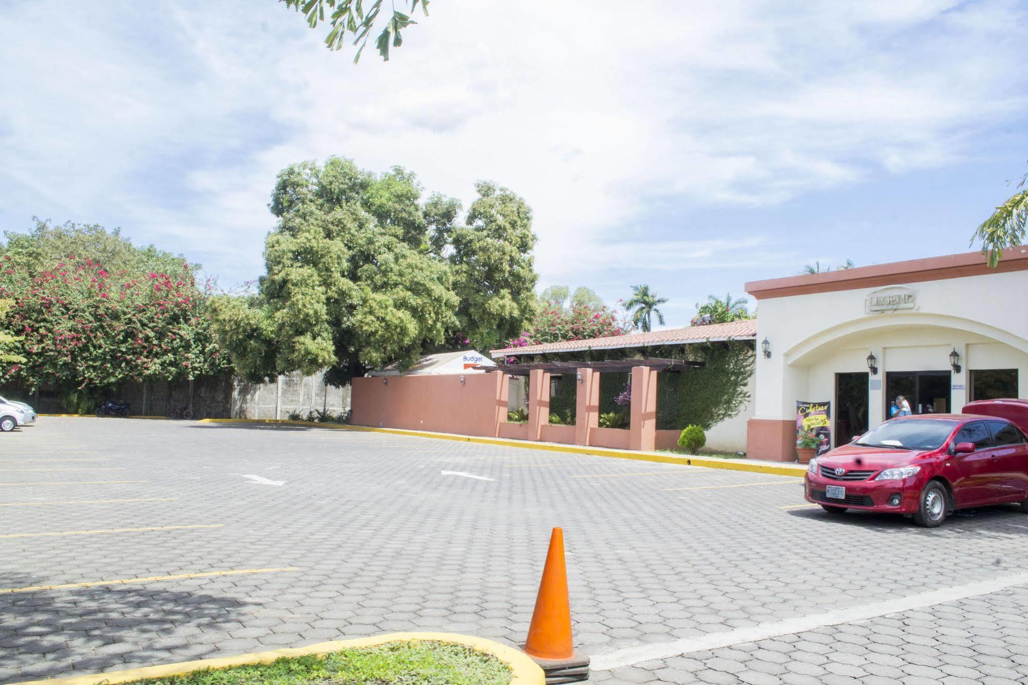 Farallones Hotel チナンデガ エクステリア 写真