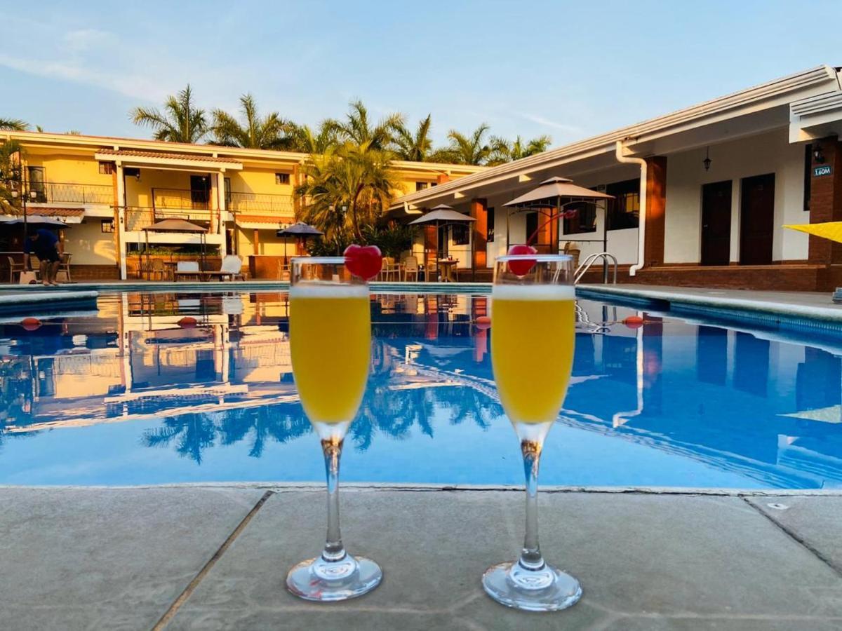 Farallones Hotel チナンデガ エクステリア 写真